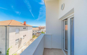 2 Bedroom Beautiful Apartment In Kastel Novi